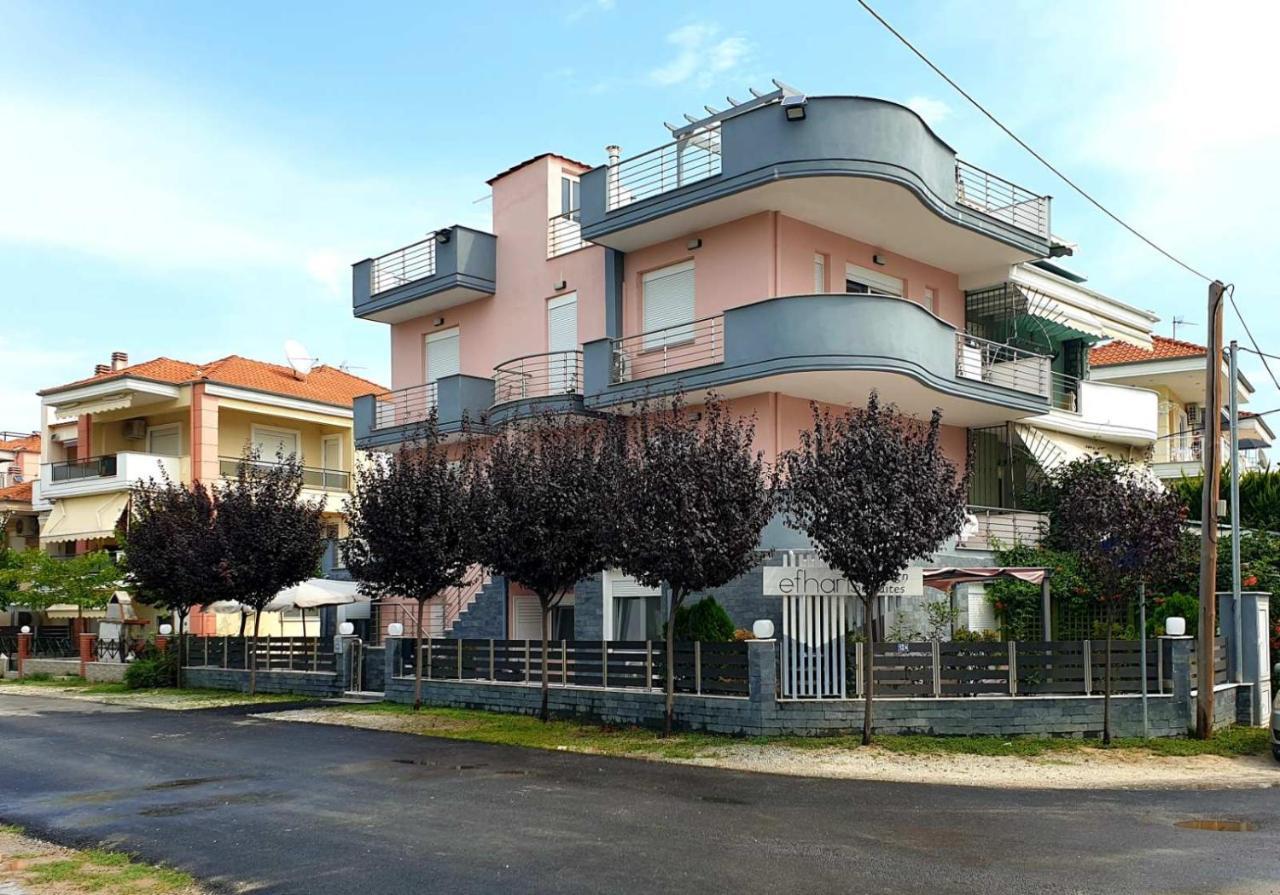 Design Suites Efharis Néa Péramos Εξωτερικό φωτογραφία
